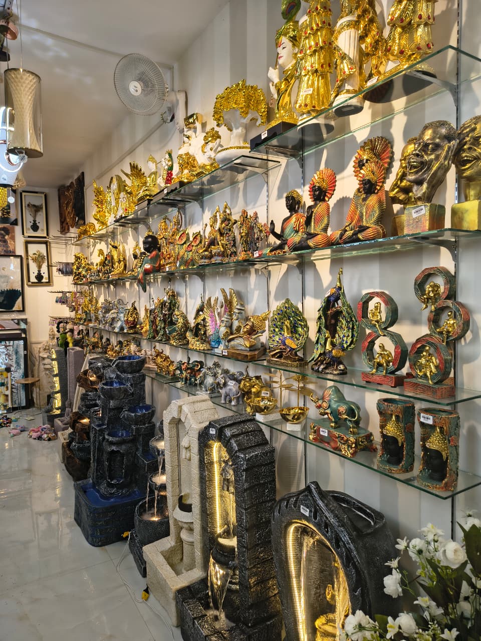 Decorative statues and idols
